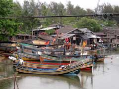  Hat Narathat Fishing Village 